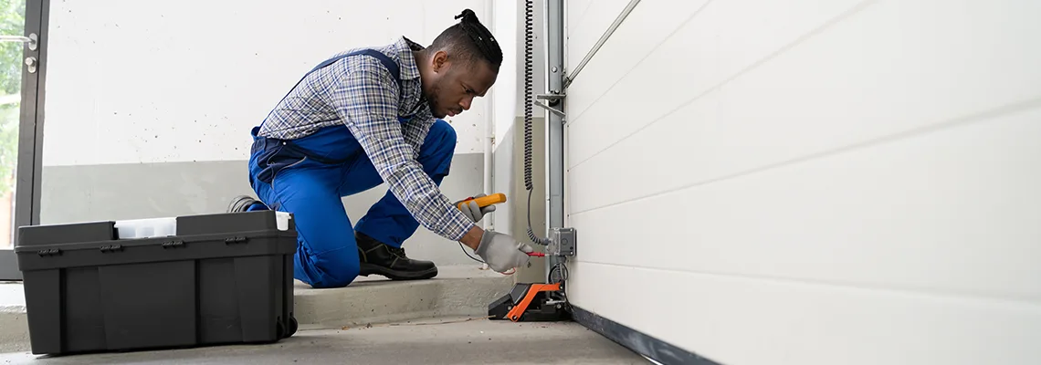 Repair Garage Door Not Closing But Light Flashing in Ottawa, ON